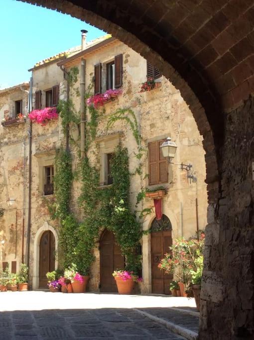 Zauber Im Turm - In Einem Der Schoensten Doerfer Montemerano Ngoại thất bức ảnh